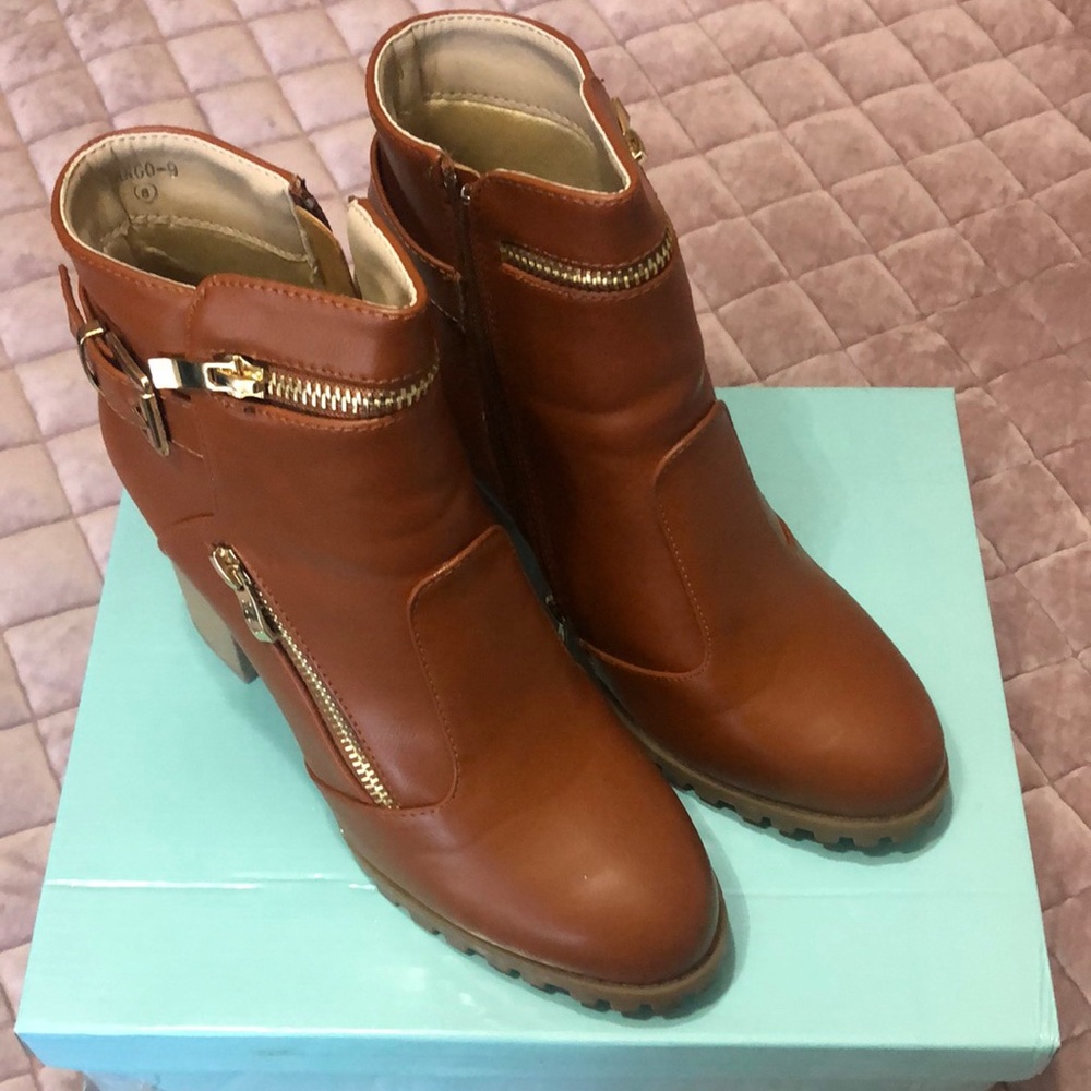 M & L mango zip up boots